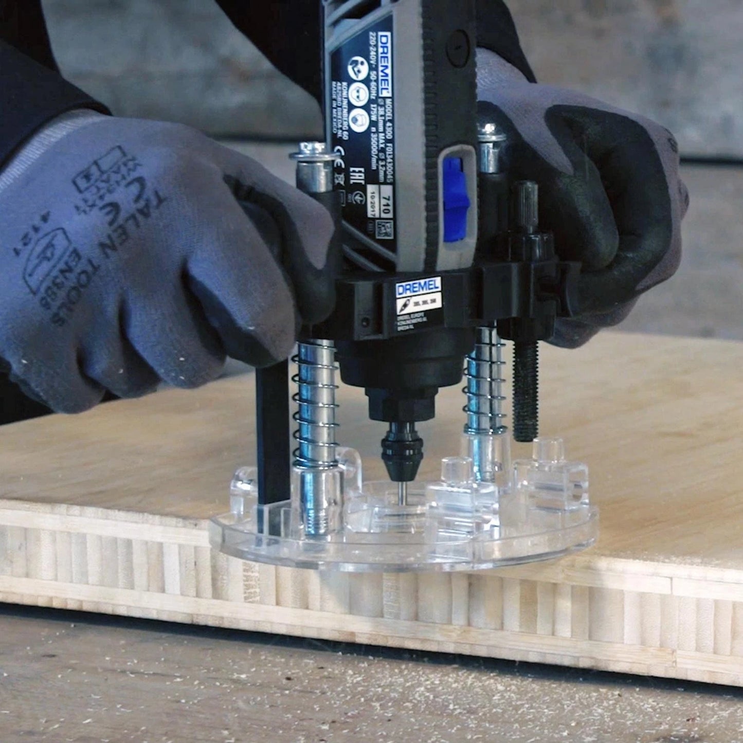 Dremel Plunge Router Attachment 335 - Versatile, Precise Control, Easy Setup