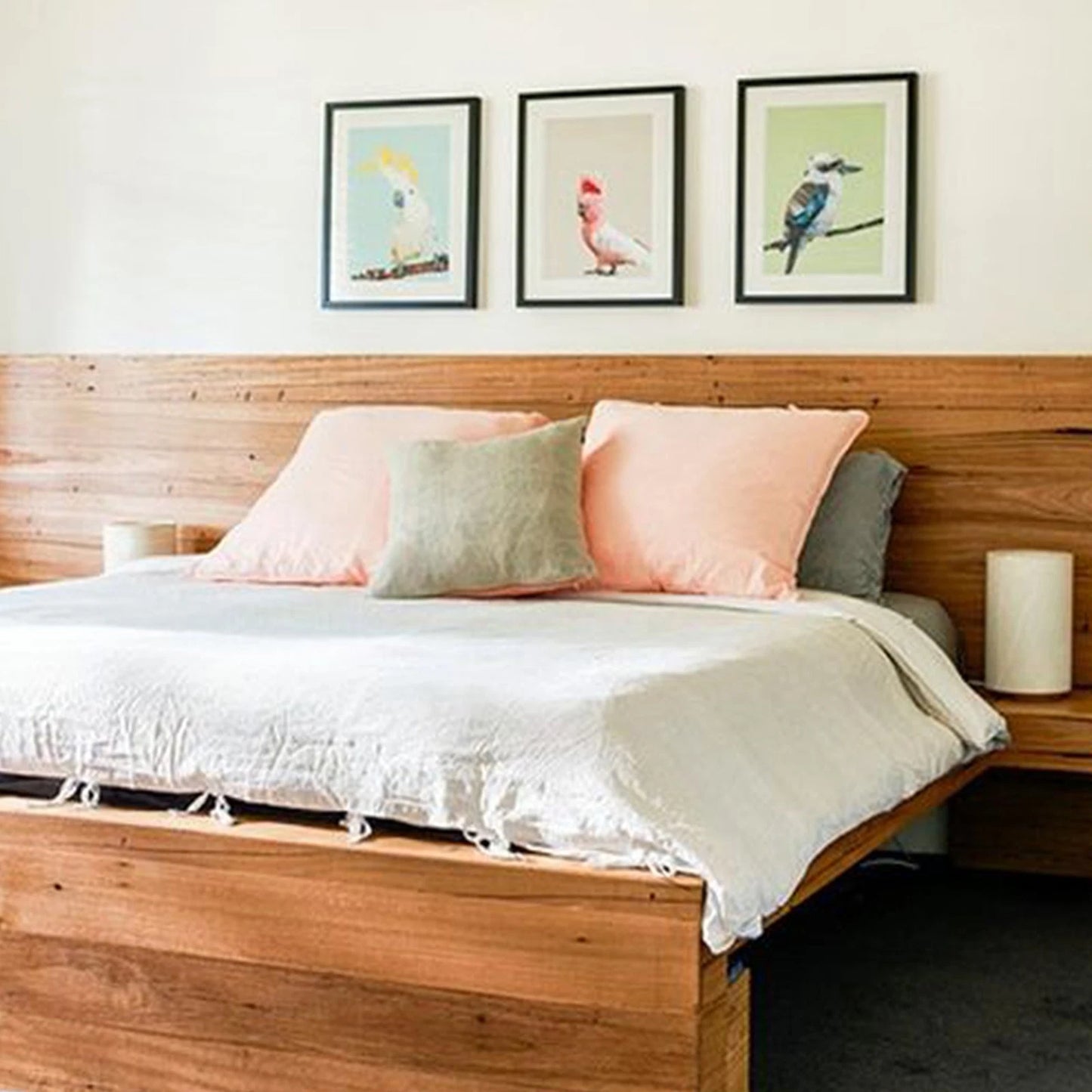 Cabot's Satin Water Based Polyurethane Varnish 1L - Durable, Fast Drying, UV Resistant