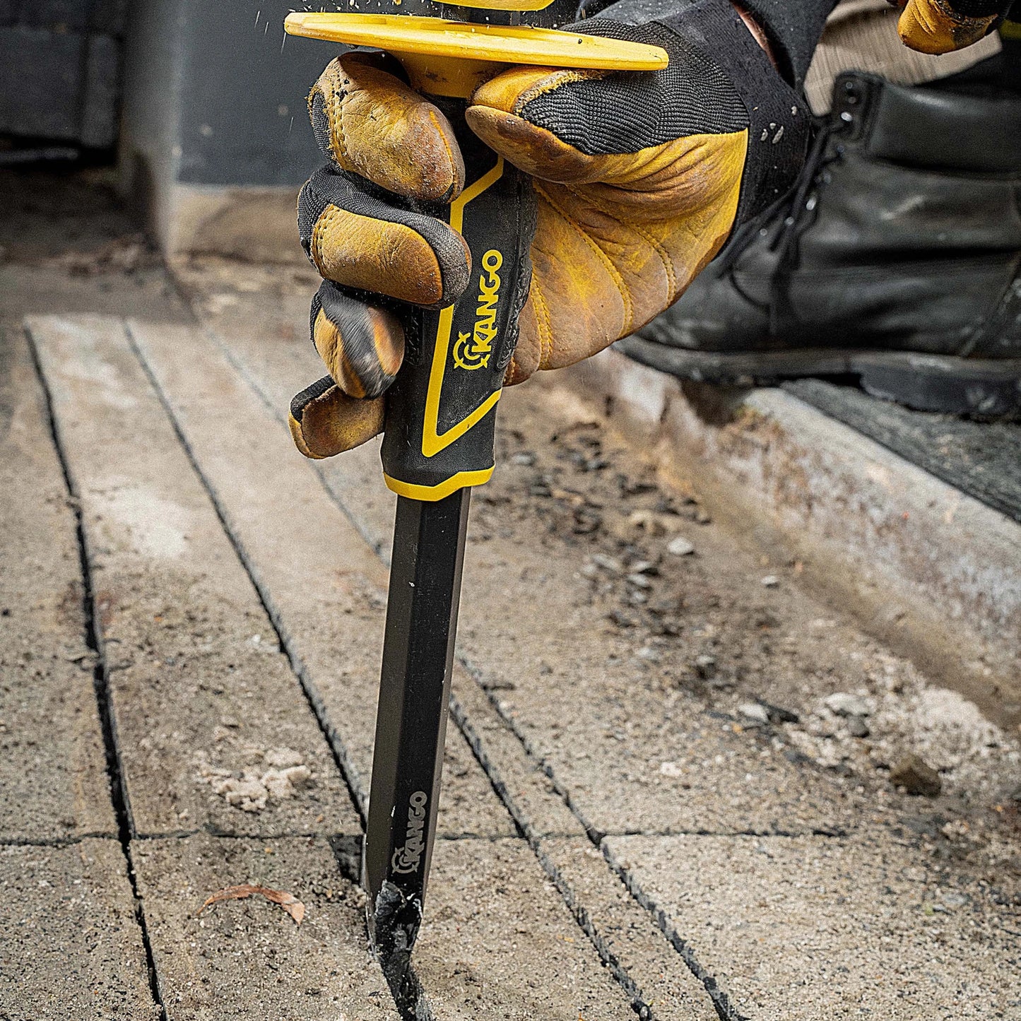 Kango 3mm Masonry Chisel, CR-V Steel, Ergonomic Handle, 45° Cutting Angle