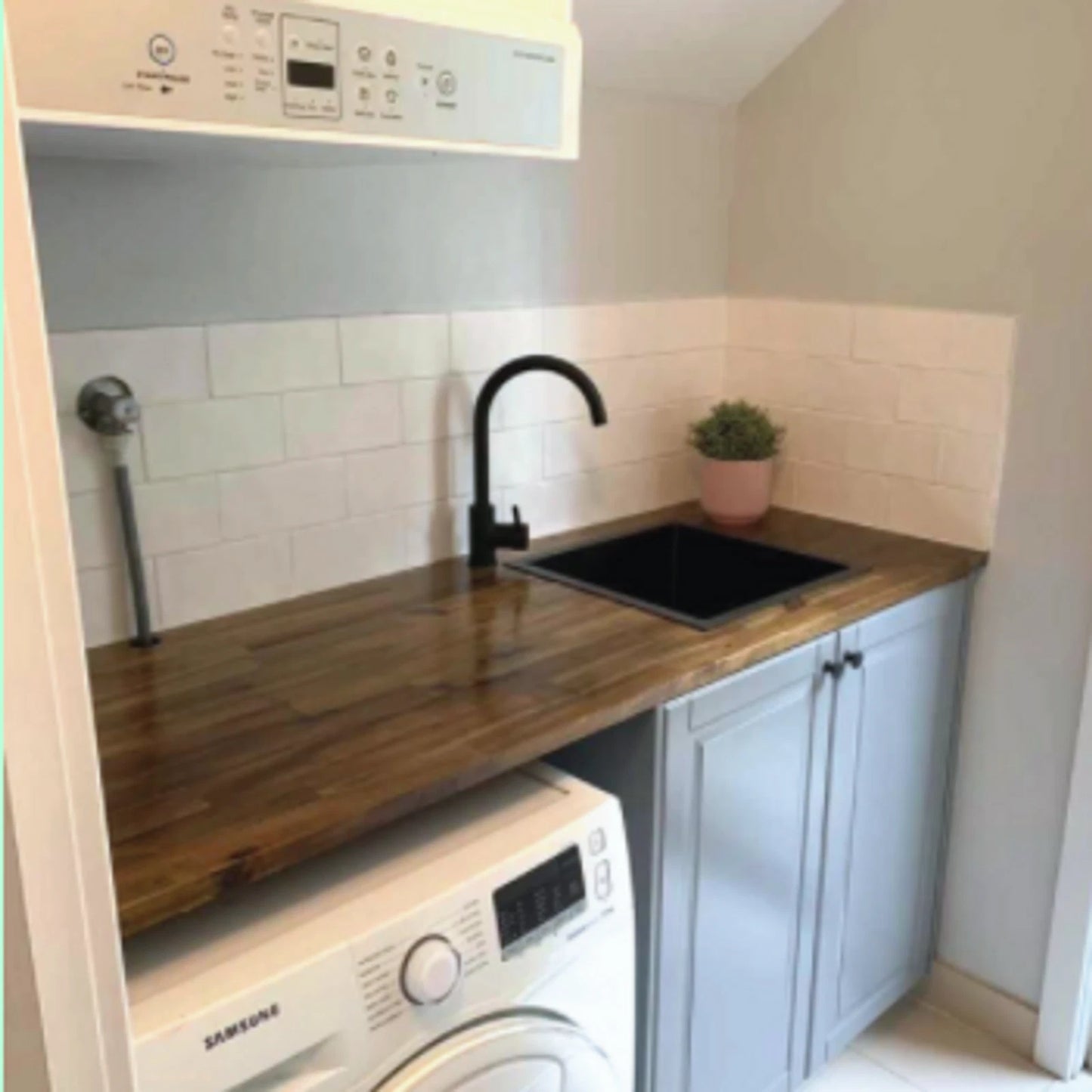 Cabot's Gloss Water Based Clear Interior Varnish 250ml - Durable, Fast Drying, Scratch Resistant