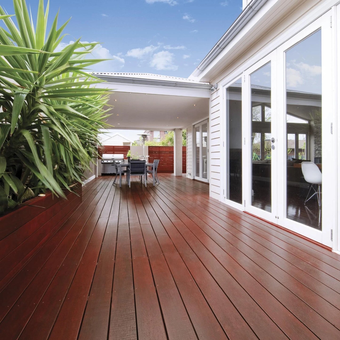 Cabot's 4L Merbau Water-Based Deck Stain - 48 Colors, UV Protection, Durable Finish