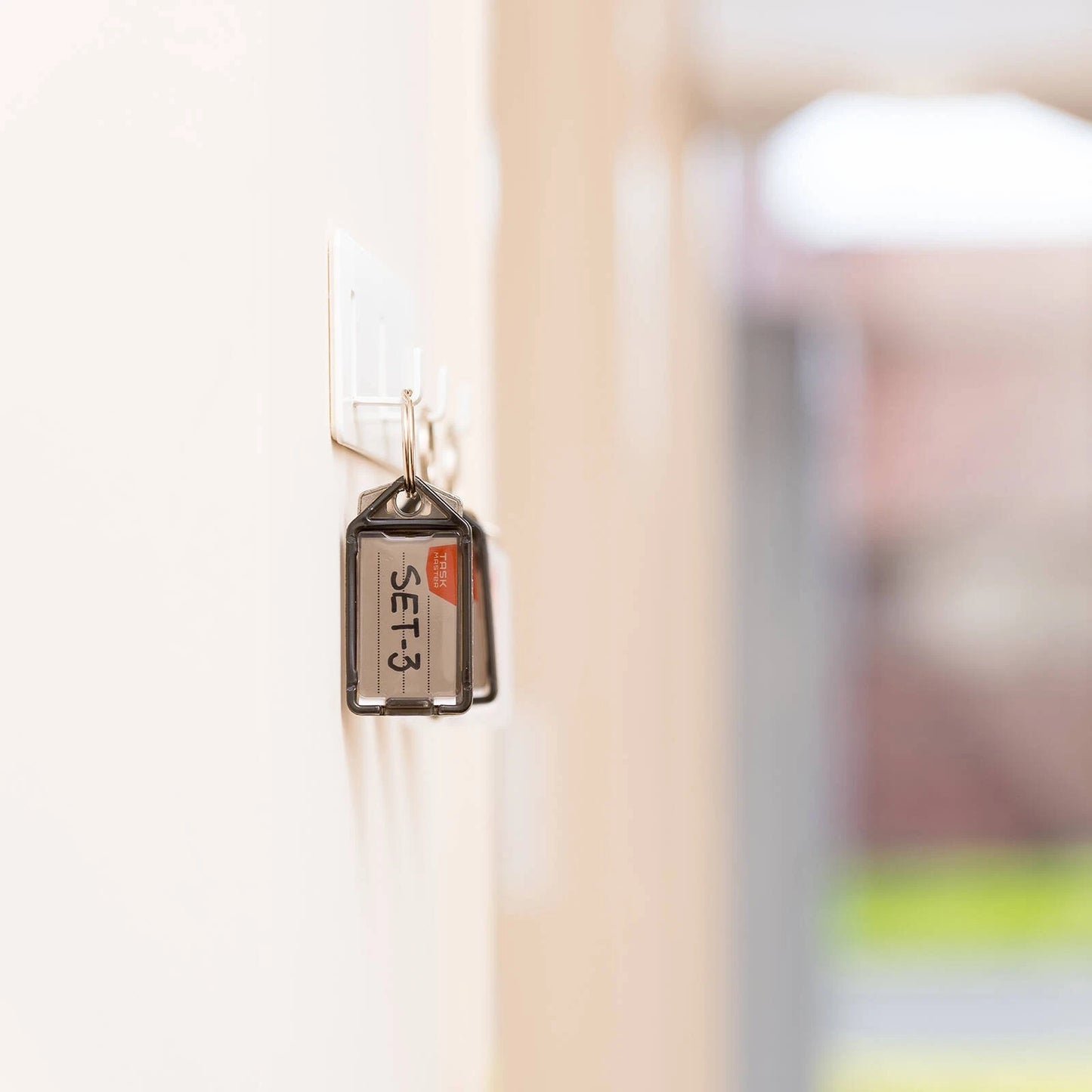 Taskmaster Black Key Tags 56x29x6mm, 50 Pack - Durable, Easy Labeling, Secure Attachment