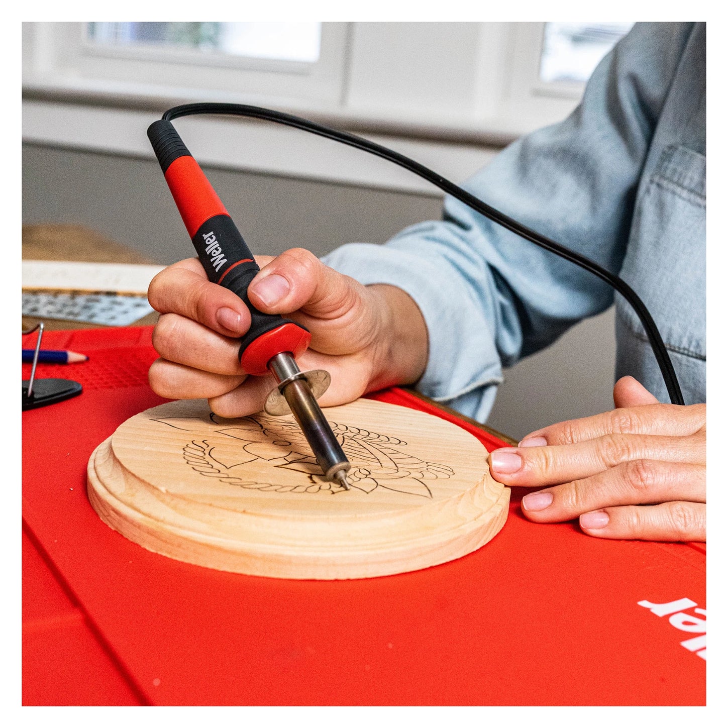 Weller 240V 25W Wood-Burning Kit, 15-Piece, Versatile Tips, Stay-Cool Handle, Precision Control