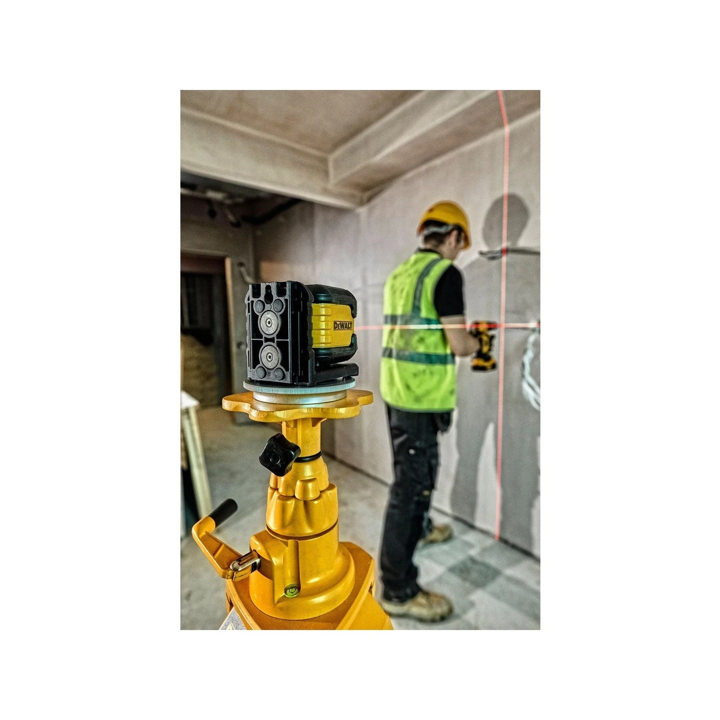 DeWALT Red Cross Line Laser Level, 12m Range, IP54, Horizontal & Vertical Lines