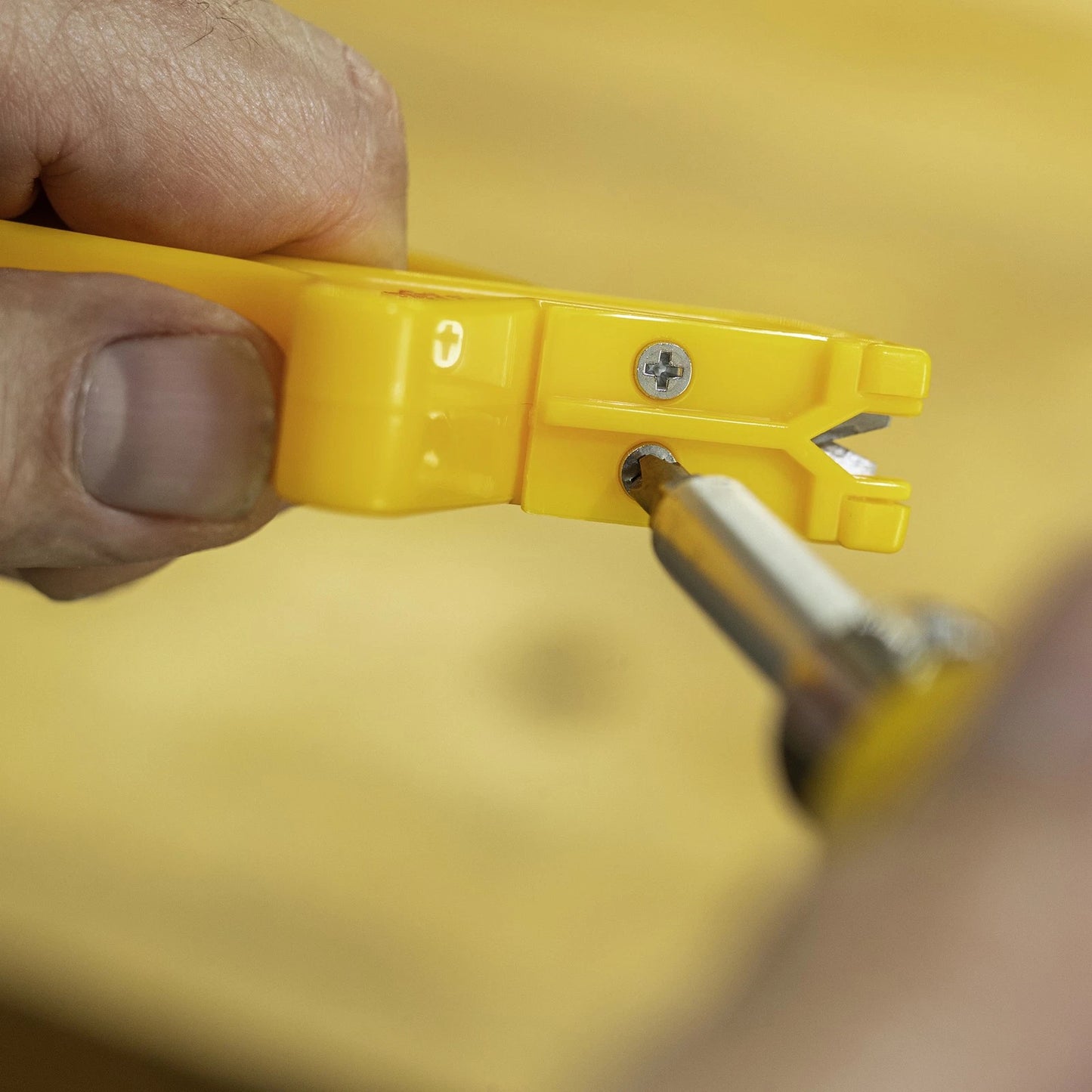 Smith's 10-Second Knife & Scissors Sharpener with Carbide Blades & Safety Guards