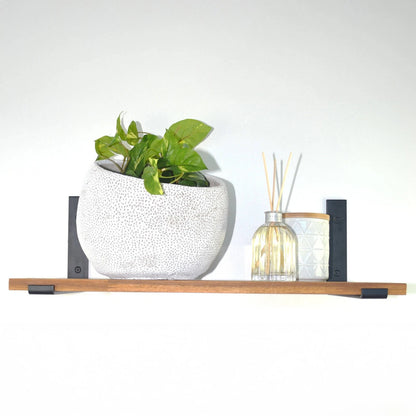 Carinya Black Lipped Angle Bracket 240x185mm, Powder Coated Steel, 50kg Load Capacity