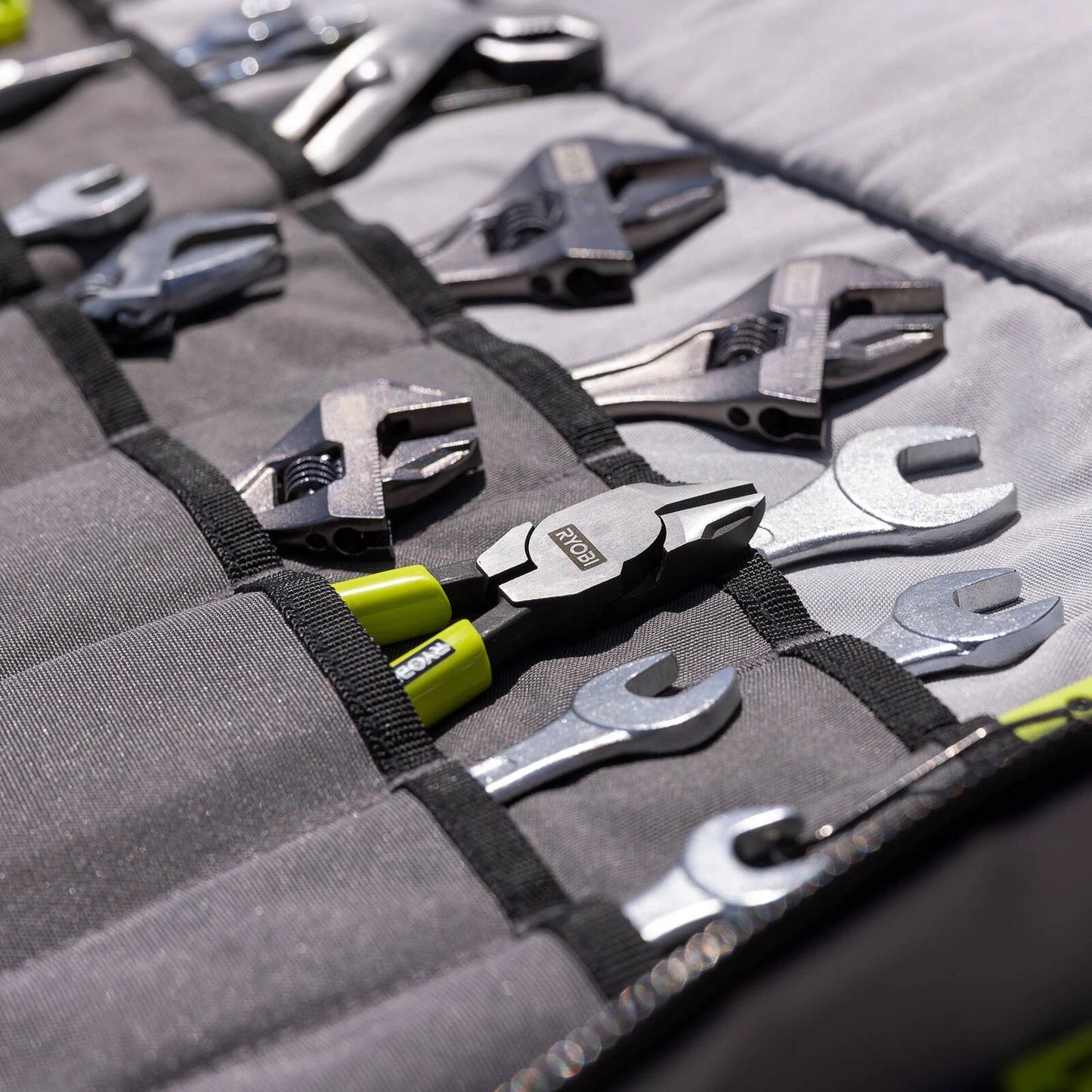 Ryobi Traxx Canvas Tool Roll with Dividers, Removable Zip Pockets, Durable 410gsm Canvas