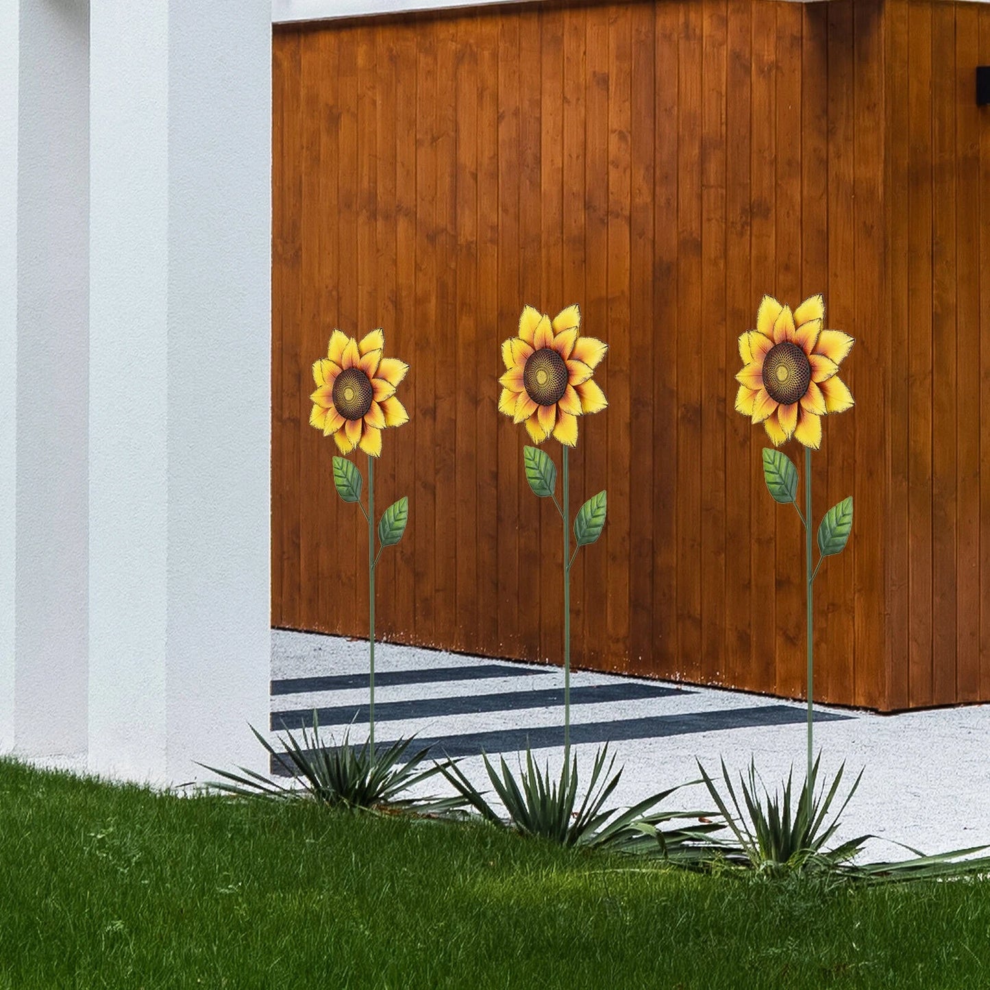 Yellow Metal Sunflower Garden Stake 20x74cm - Durable Outdoor Decoration