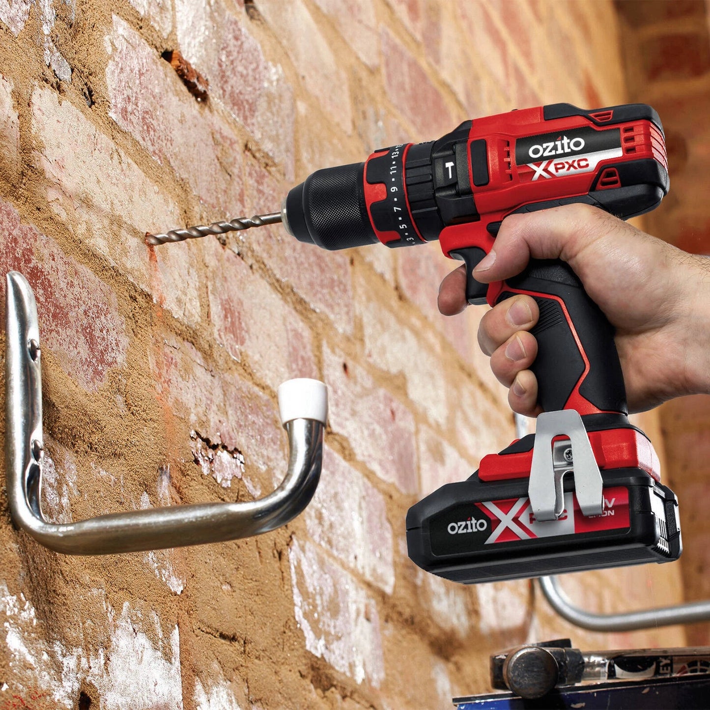 Ozito PXC 18V Hammer Drill Kit, 2.5Ah Battery, 13MM Keyless Chuck, 2 Speed, 21 Torque Settings