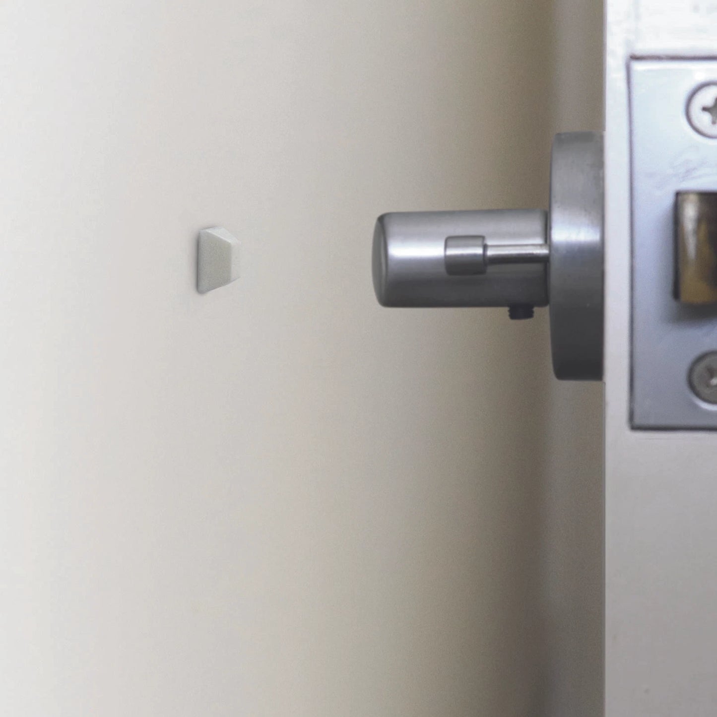 Surface Gard 13x13mm White Rubber Bumpers - Scratch & Noise Reduction, 9 Pieces