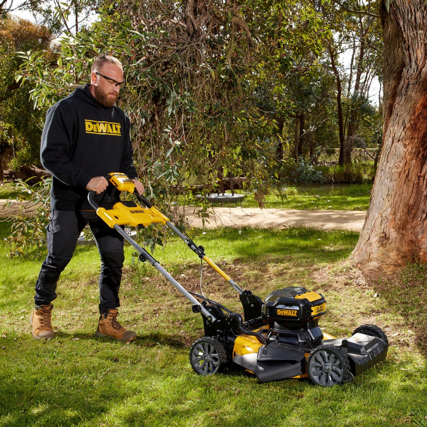 DeWALT 2x18V XR Self-Propelled Lawn Mower Kit with 9Ah FLEXVOLT Batteries