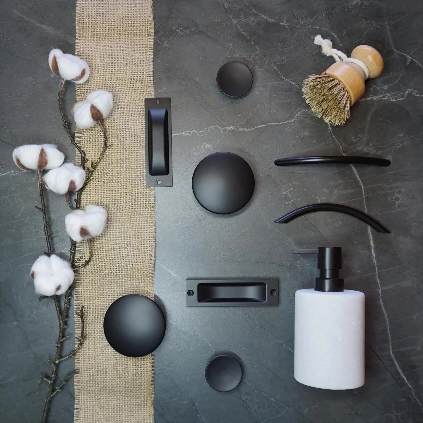 Lane Matte Black Bow Handle - Zinc, 128mm, Easy Install, Modern Design