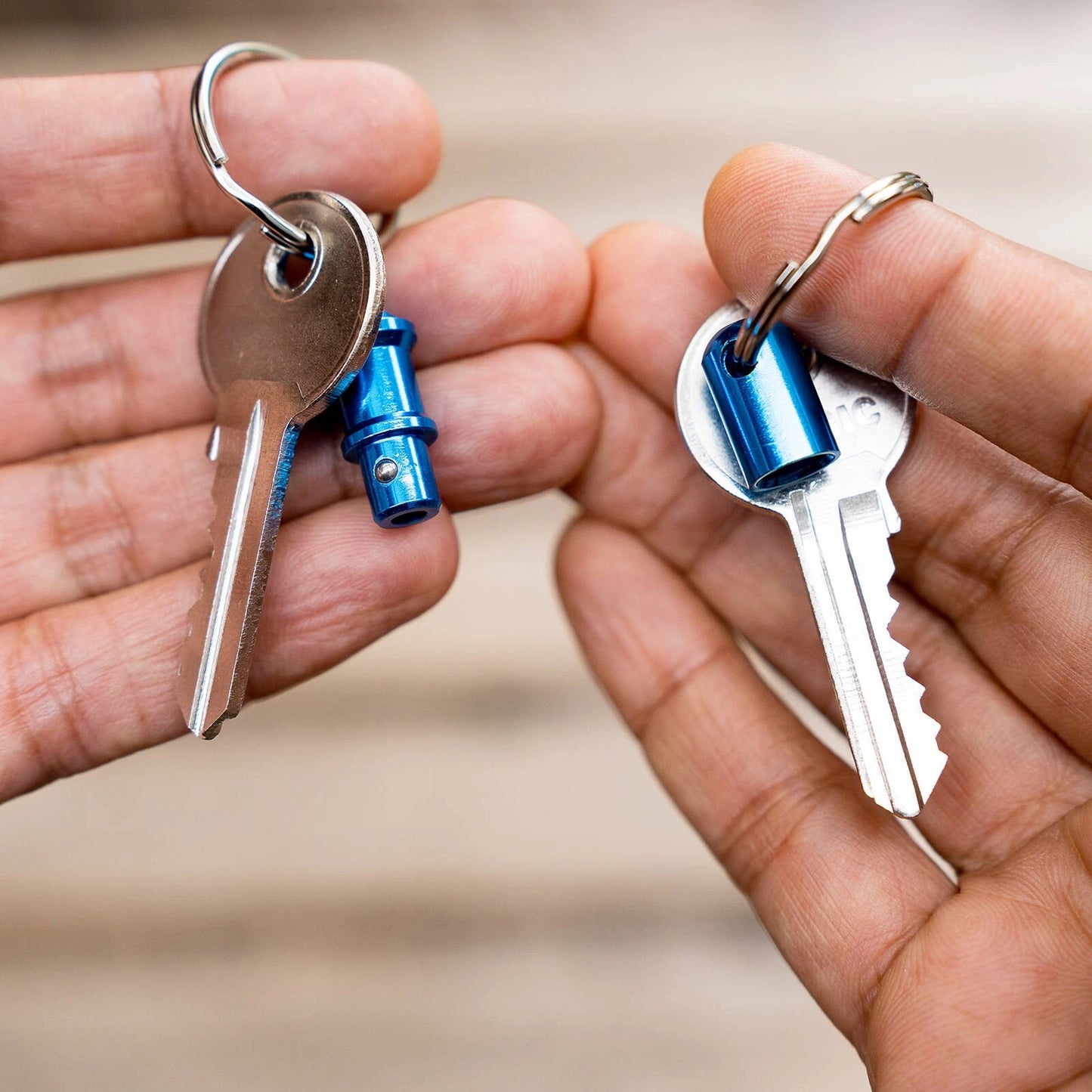 Titanium Aluminium Trigger Release Key Holder with Push Trigger & Steel Rings