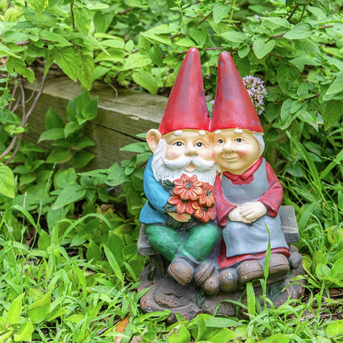 Northcote Pottery Gnome Couple Garden Statue, 18x25cm, Hand-Painted Resin, Indoor/Outdoor