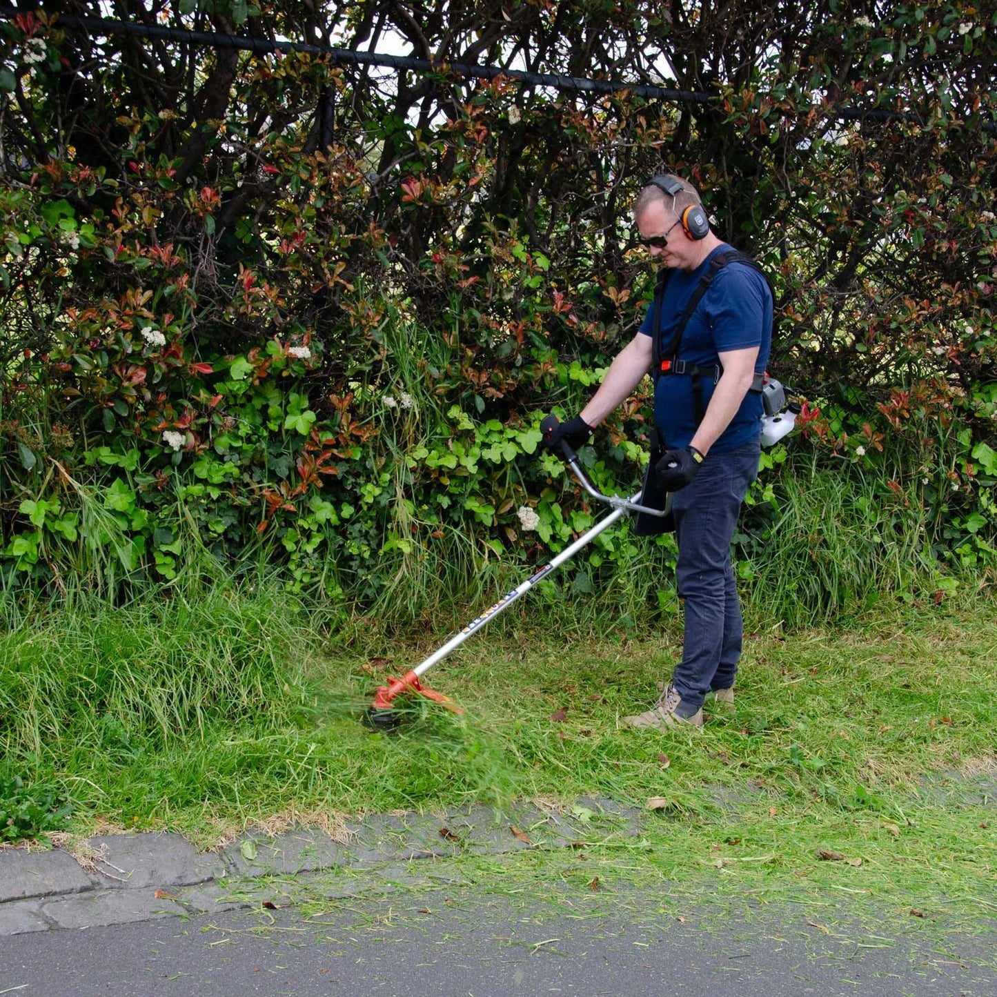 Morrison Straight Shaft Brushcutter 42.7cc, 415mm Cutting Width, Dual Ring Piston