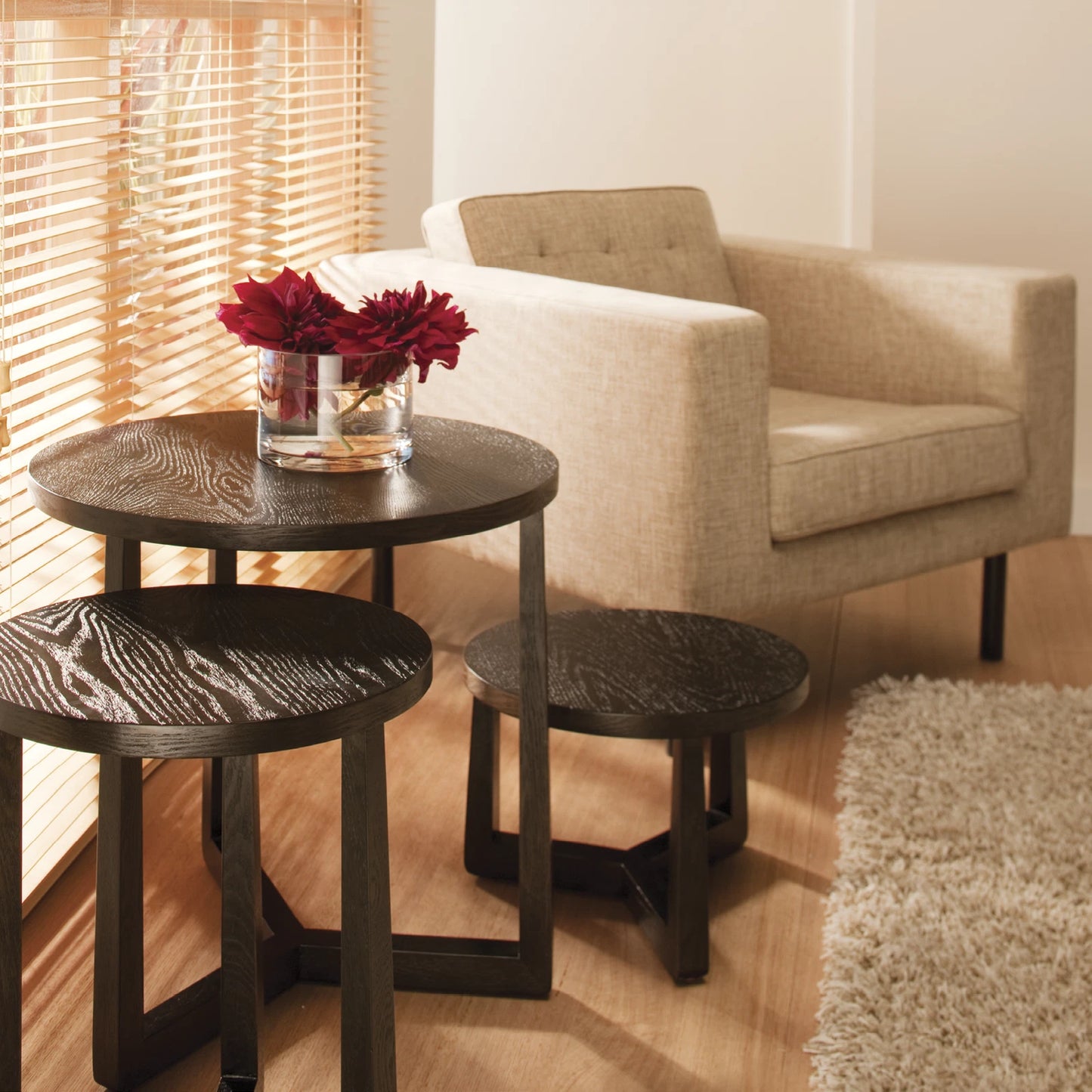 Cabot's 1L Water-Based Gloss Stain & Varnish, Scratch & UV Resistant, Fast Recoat