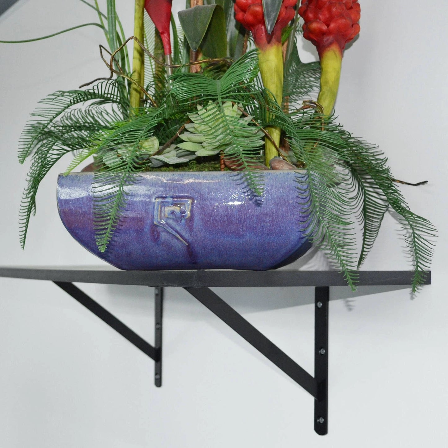 Carinya Black Light Stayed Bracket 250x200mm, Powder Coated Steel, 75kg Load Capacity