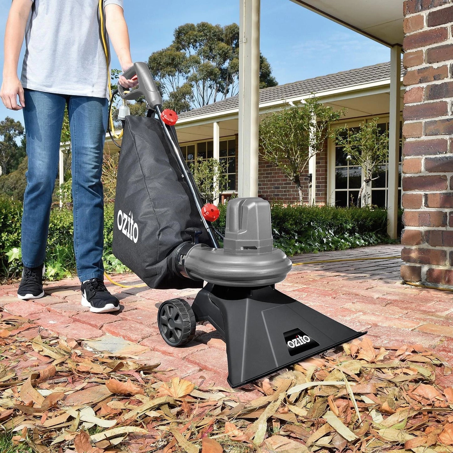 Ozito 1600W Corded Garden Vacuum, 10:1 Mulching, 25L Bag, Lightweight, 529 CFM