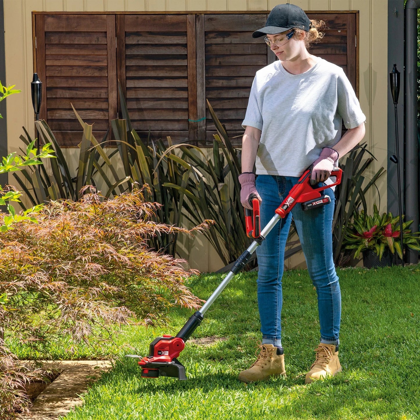 Ozito PXC 18V Cordless Line Trimmer Kit 280mm with Adjustable Head & Telescopic Shaft