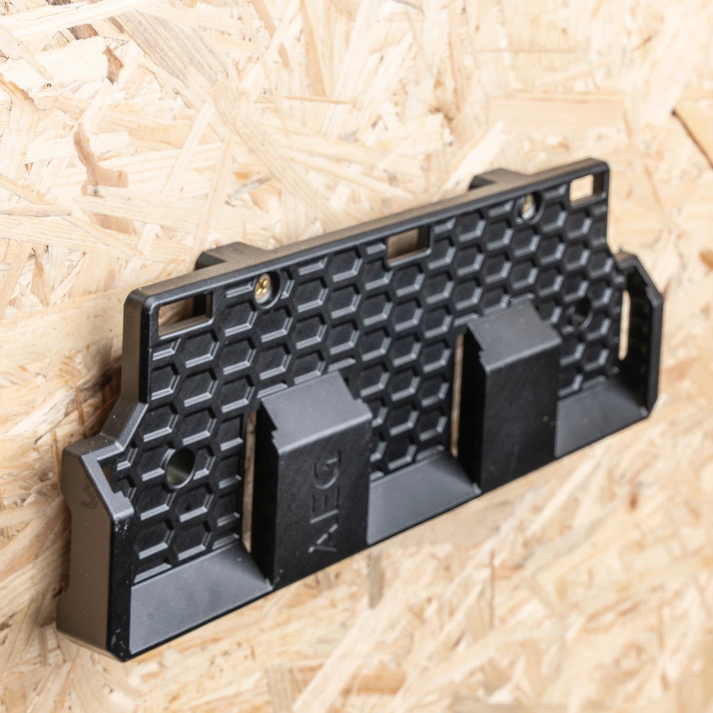 AEG 3 Port 18V Battery Holder, Holds 3 Batteries, High-Impact Resin, Wall/Cart Mountable