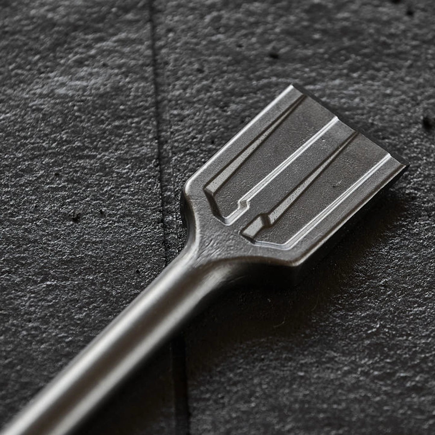 Kango 50mm x 380mm SDS Max Self-Sharpening Scaling Chisel for Concrete & Masonry