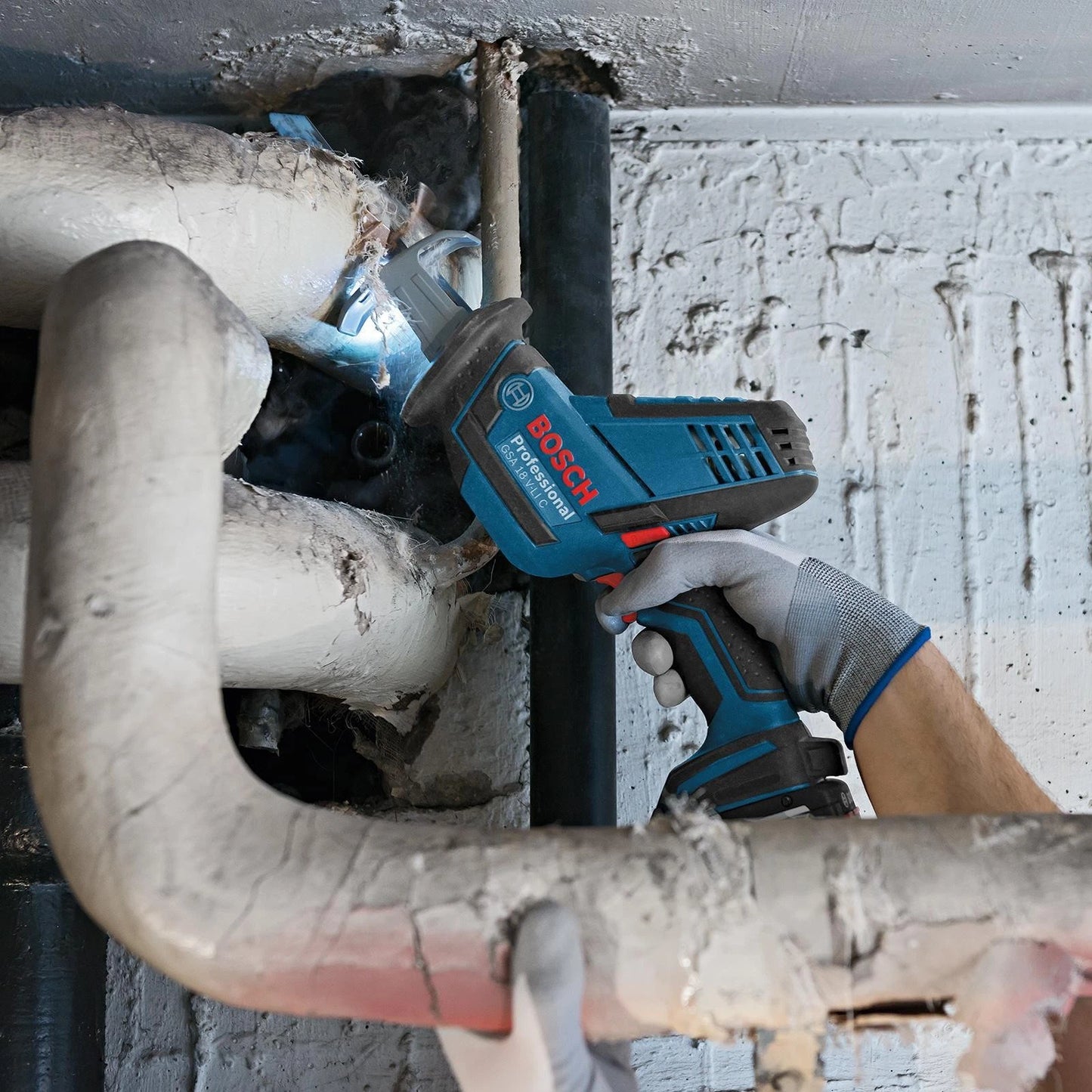 Bosch 18V Professional Sabre Saw - Compact, Variable Speed, Low Vibration, Skin Only