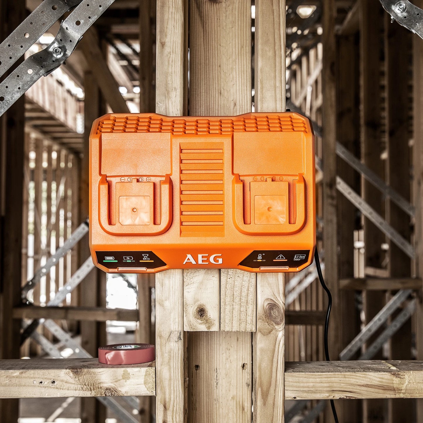 AEG 18V 5.0Ah Dual Port Charger & Battery Twin Pack with Fast Charging & Fuel Gauge