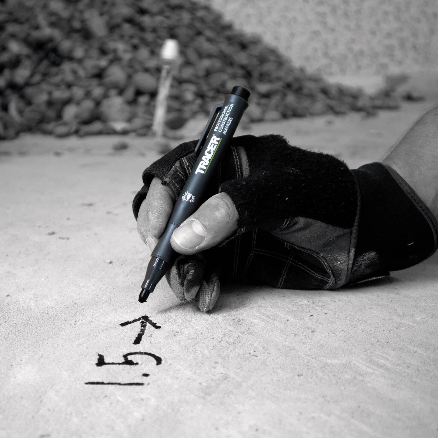 Tracer Clog Free Marker Black - Durable, Versatile, Dust-Resistant, Includes Holster