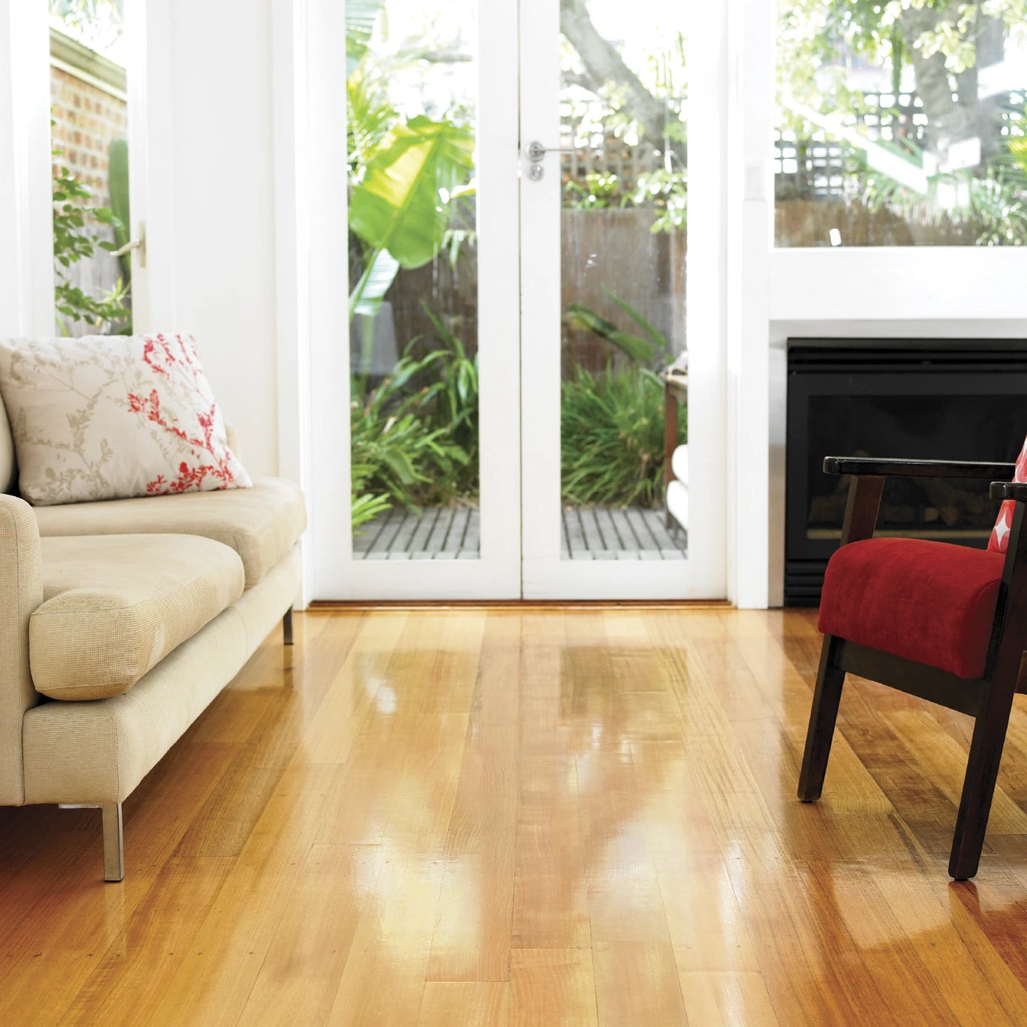 Cabot's 4L Gloss Cabothane Clear Satin Floor Polyurethane, Durable Oil-Based Finish