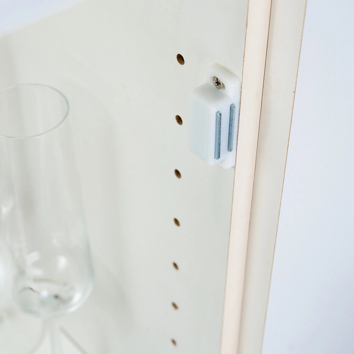 Taskmaster 46mm White Magnetic Door Catches 20 Pack - Self-Aligning, Easy Install