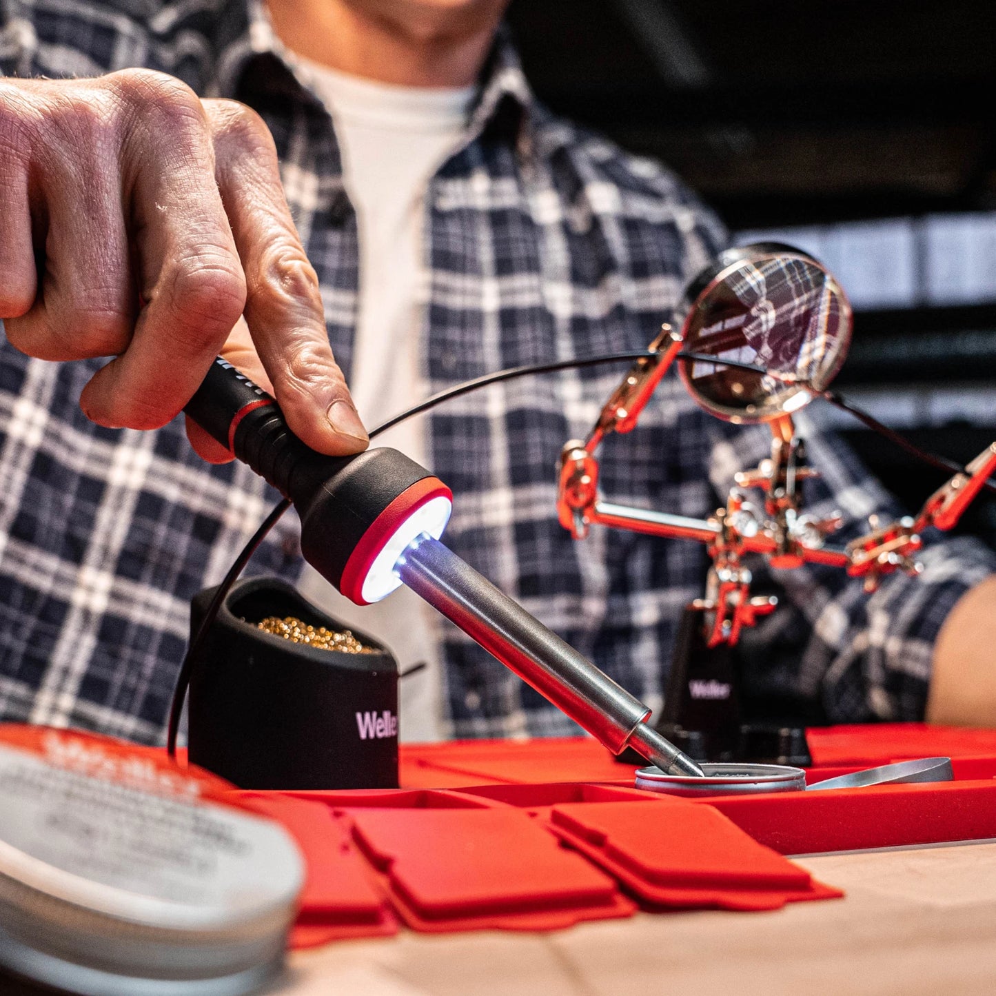 Weller 230V 30W Soldering Iron with LED Halo, Ergonomic Grip, Interchangeable Tips