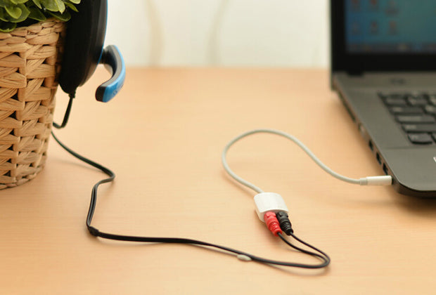 UGREEN 3.5mm Male to Dual 3.5mm FemaleHeadset Splitter White (10789) | Auzzi Store